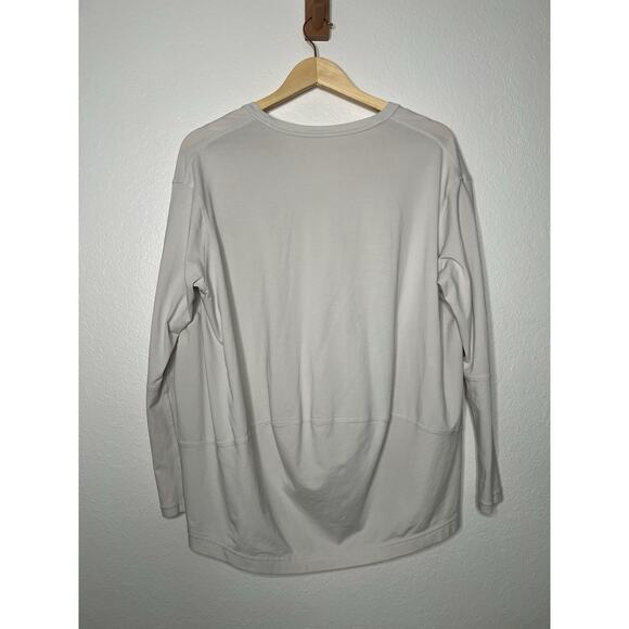 Lululemon Back In Action V-Neck Long Sleeve Shirt in Grey Sage Size 10 - Picture 3 of 3
